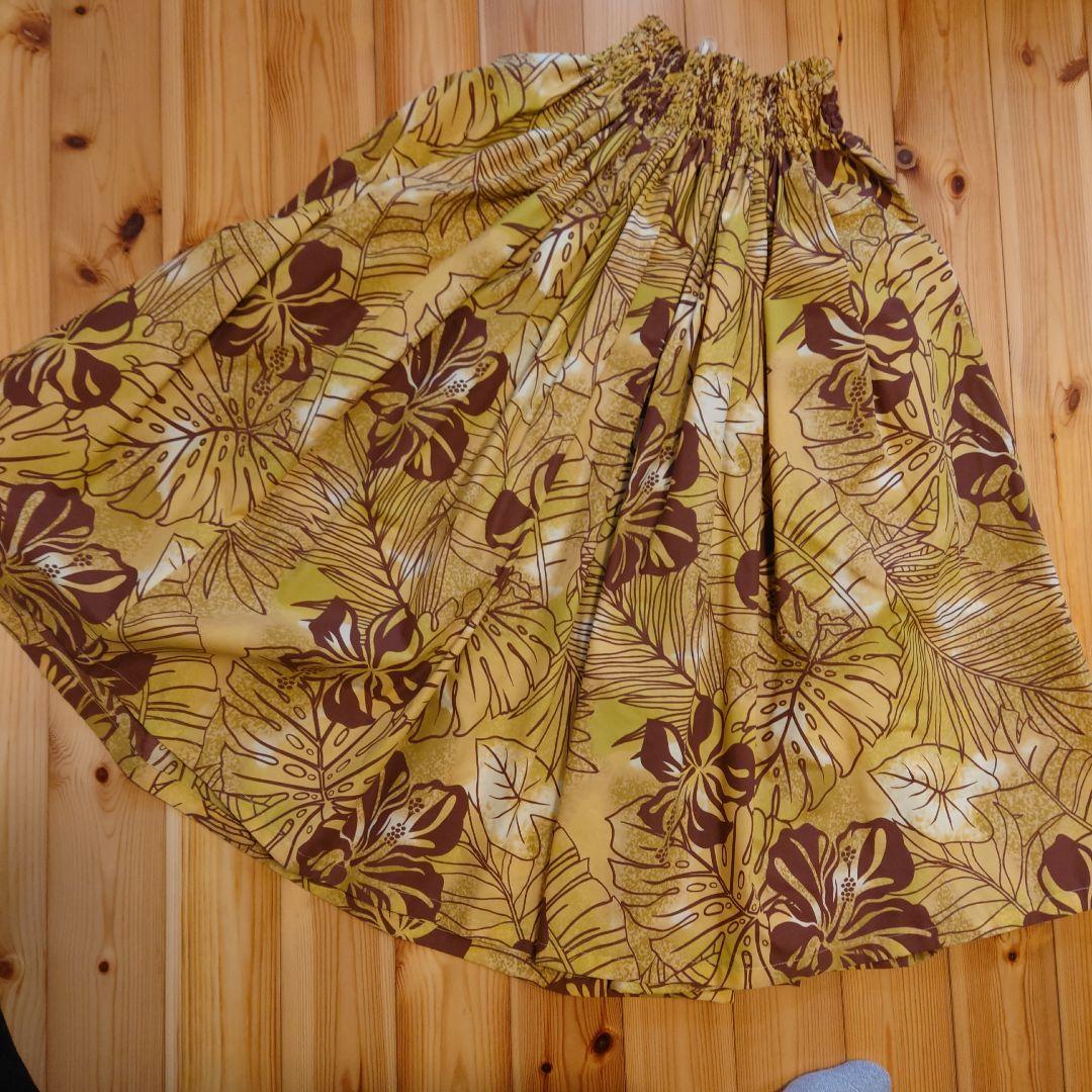 【美品】フラダンス用スカート15枚他　大特価（多色、シャーリング）