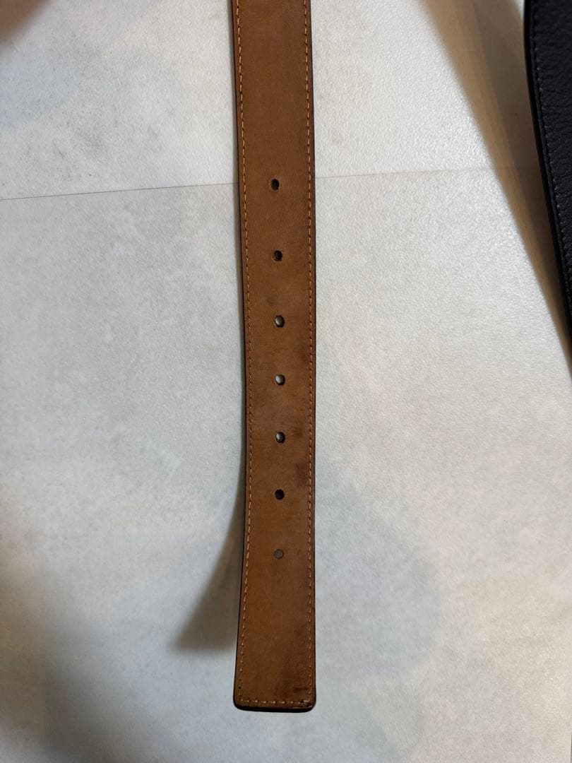 FENDI ブラックレザーベルト FFゴールド金具