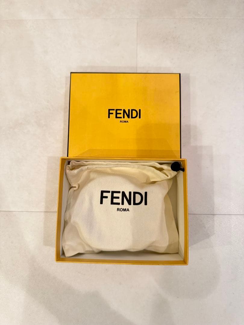 FENDI ブラックレザーベルト FFゴールド金具