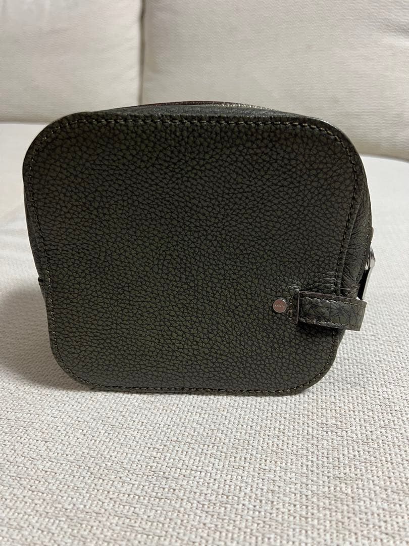 ◇アニアリ aniary グラインドレザー クラッチバッグ 。カーキーブラウン