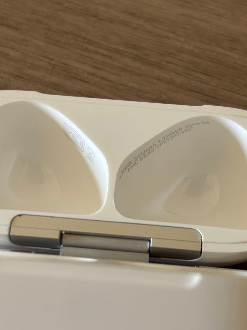 【ハゲピリ】AirPods (第4世代) ノイキャン無し