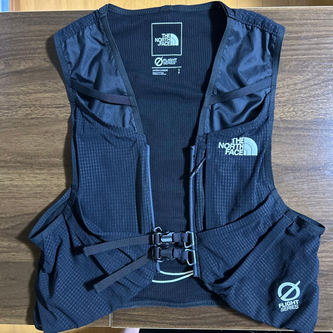 【KEI様】ノースフェイス フライトレースデイベスト8 登山