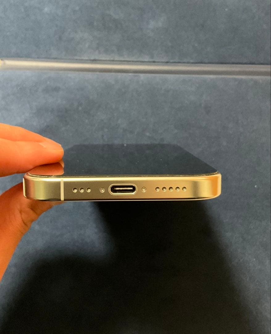 最終値下げ iPhone16Pro 256GB ホワイトチタニウム