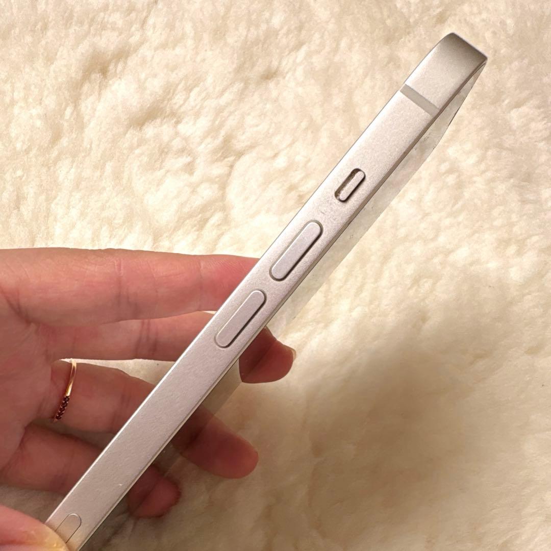 iPhone13 スターライト256GB