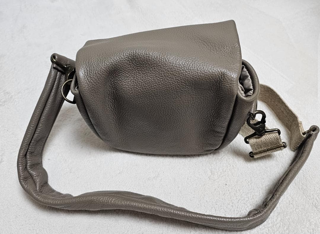 エバゴス／フニュ・シュリンク・ボディバッグＳ