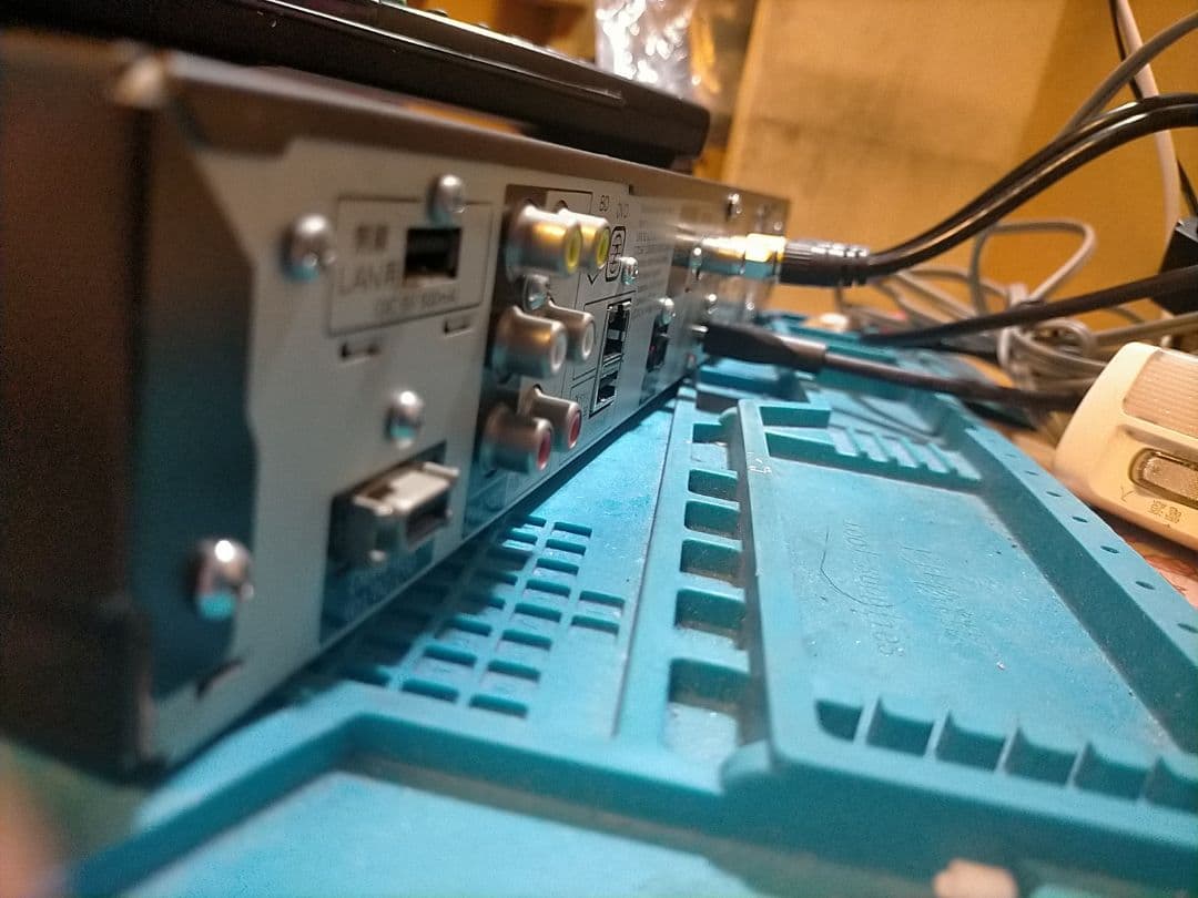 美観シャープ・BLレコーダーBD-W520・リモコン+HDMIケーブル