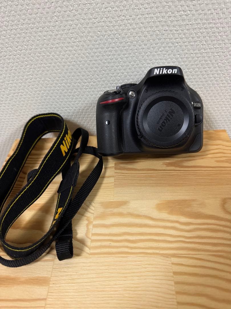 ［美品］Nikon D5200 デジタル一眼レフカメラ 本体とレンズ　バック付き