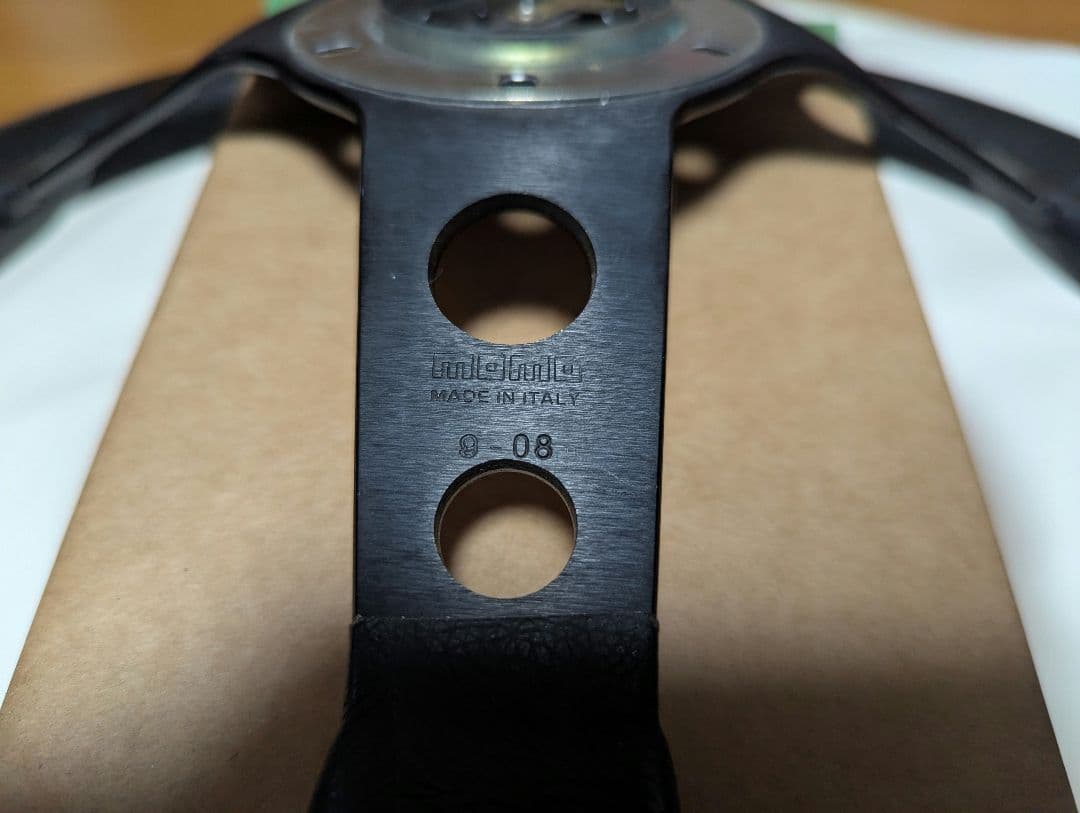 正規 momo mod.07 ディープコーン ステアリング レザー ハンドル