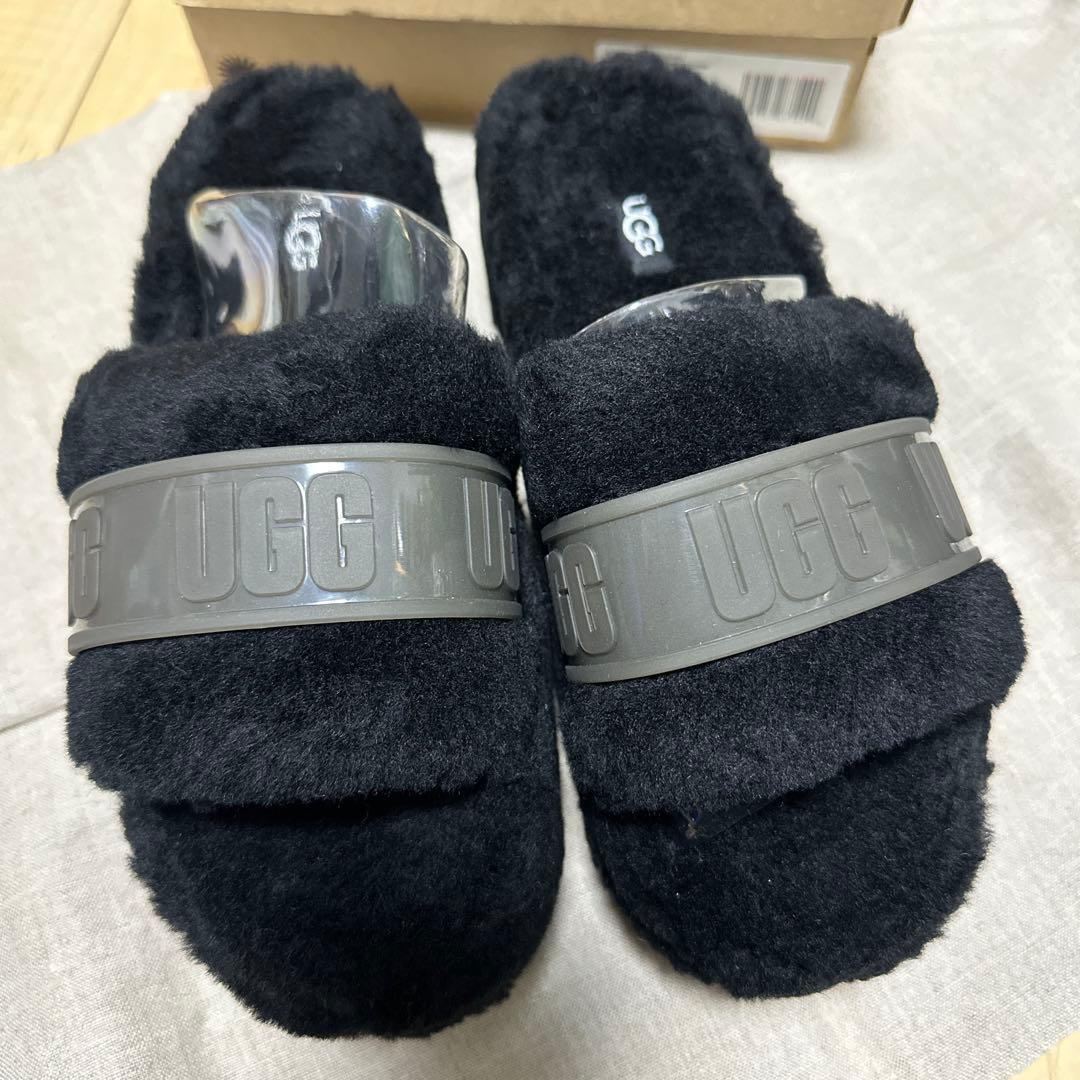 新品　UGG W FLUFFITA CLEAR レア　ムートンサンダル