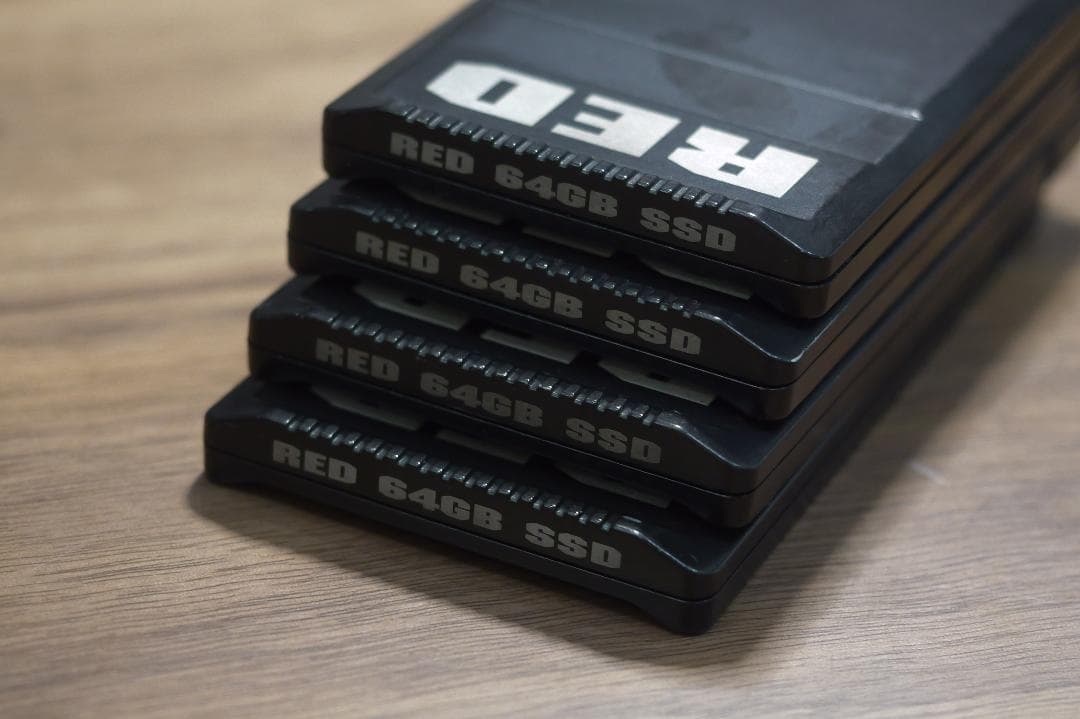 業務用カメラRED EPIC 他用SSDメディア　REDMAG　64GB×4個