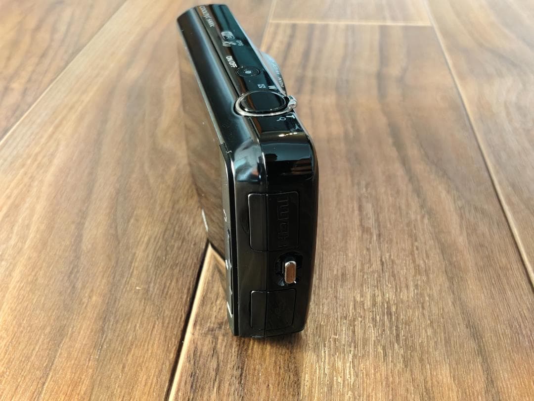 Nikon S800c（美品）＋ P100（26倍ズーム）／動作良好・充電器付き