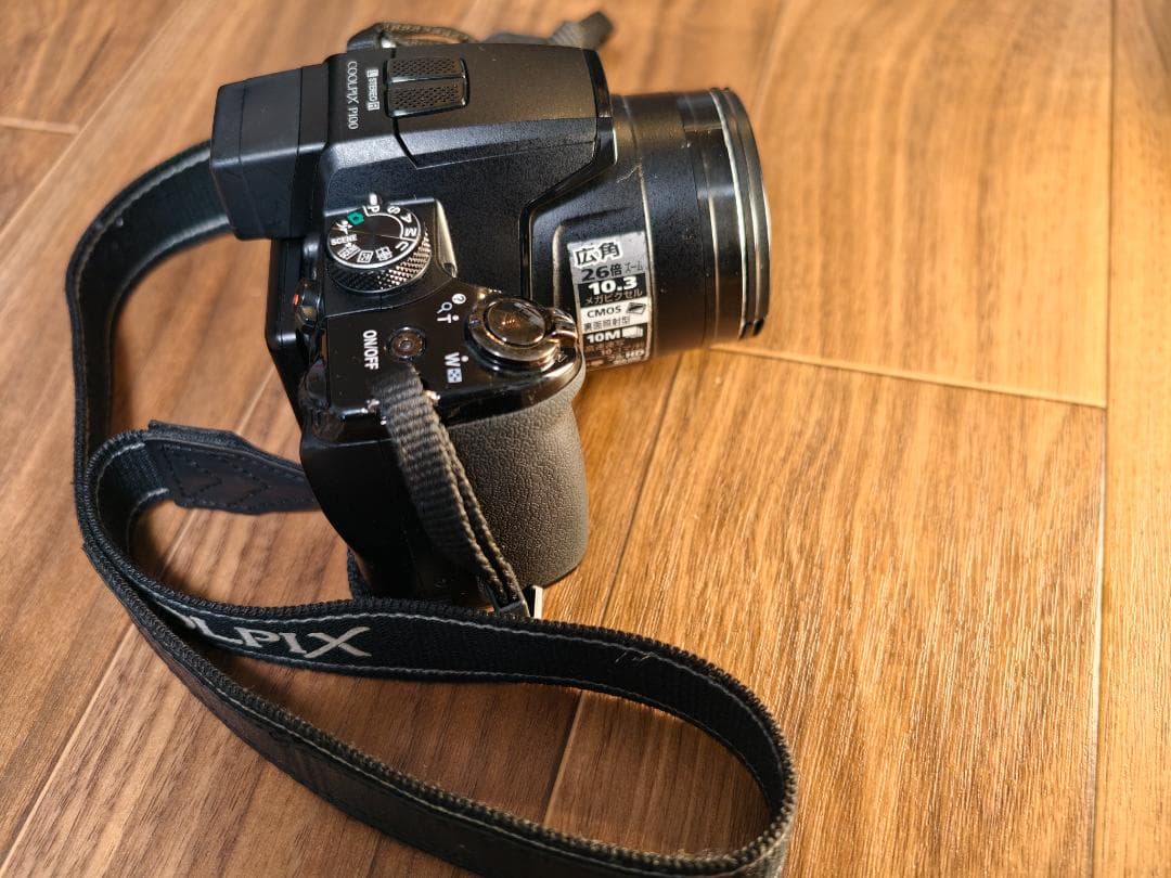 Nikon S800c（美品）＋ P100（26倍ズーム）／動作良好・充電器付き