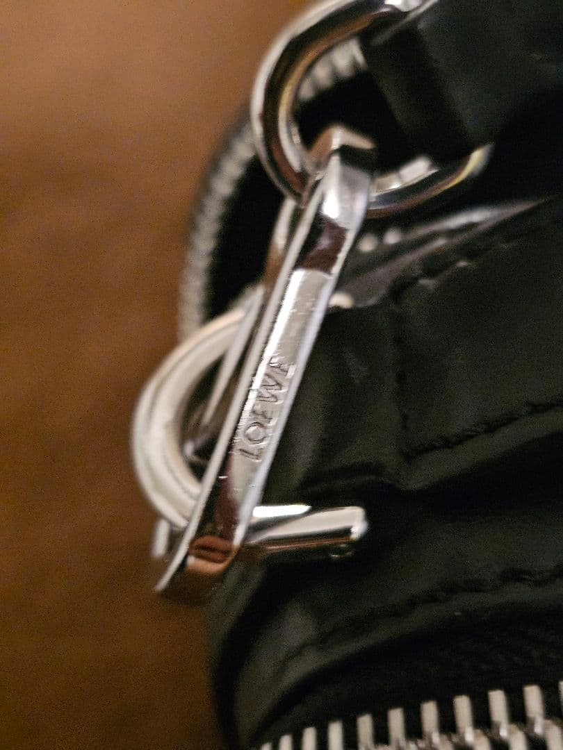 ロエベ　LOEWE ブラック ショルダーバッグクロスボディ カメラバッグミニ美品