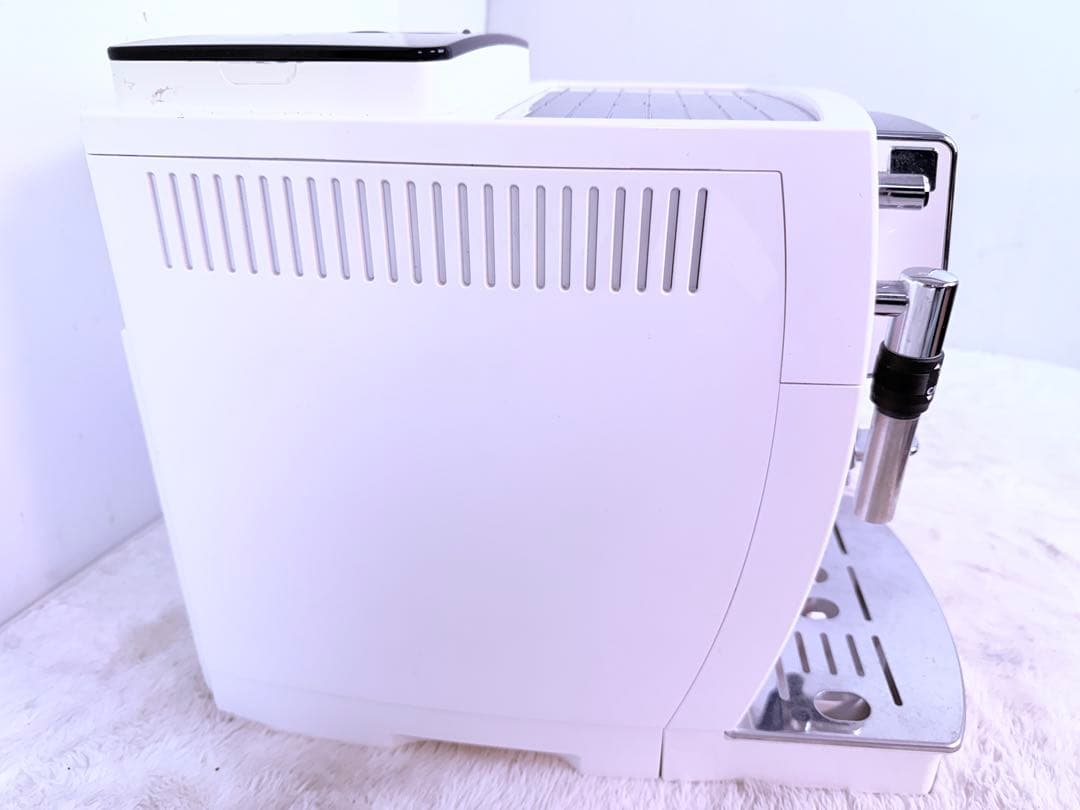 動作完動品♪ デロンギ ECAM23120WN 全自動エスプレッソマシン♪