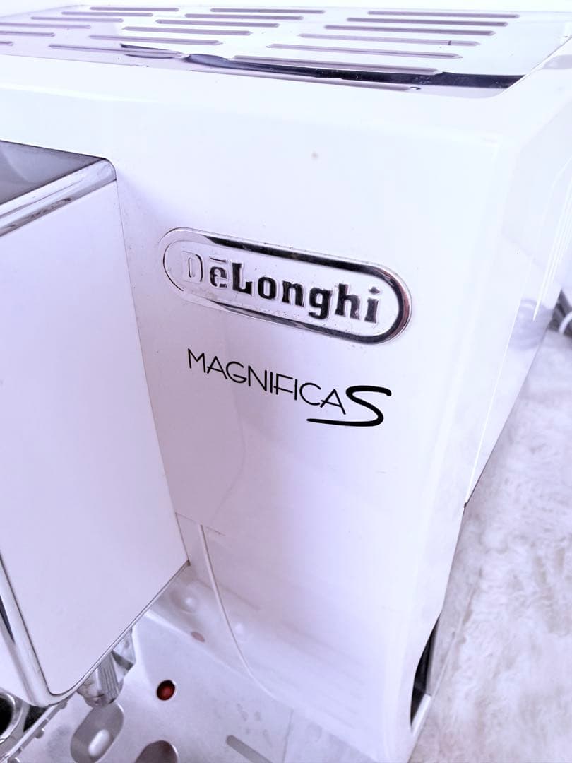 動作完動品♪ デロンギ ECAM23120WN 全自動エスプレッソマシン♪