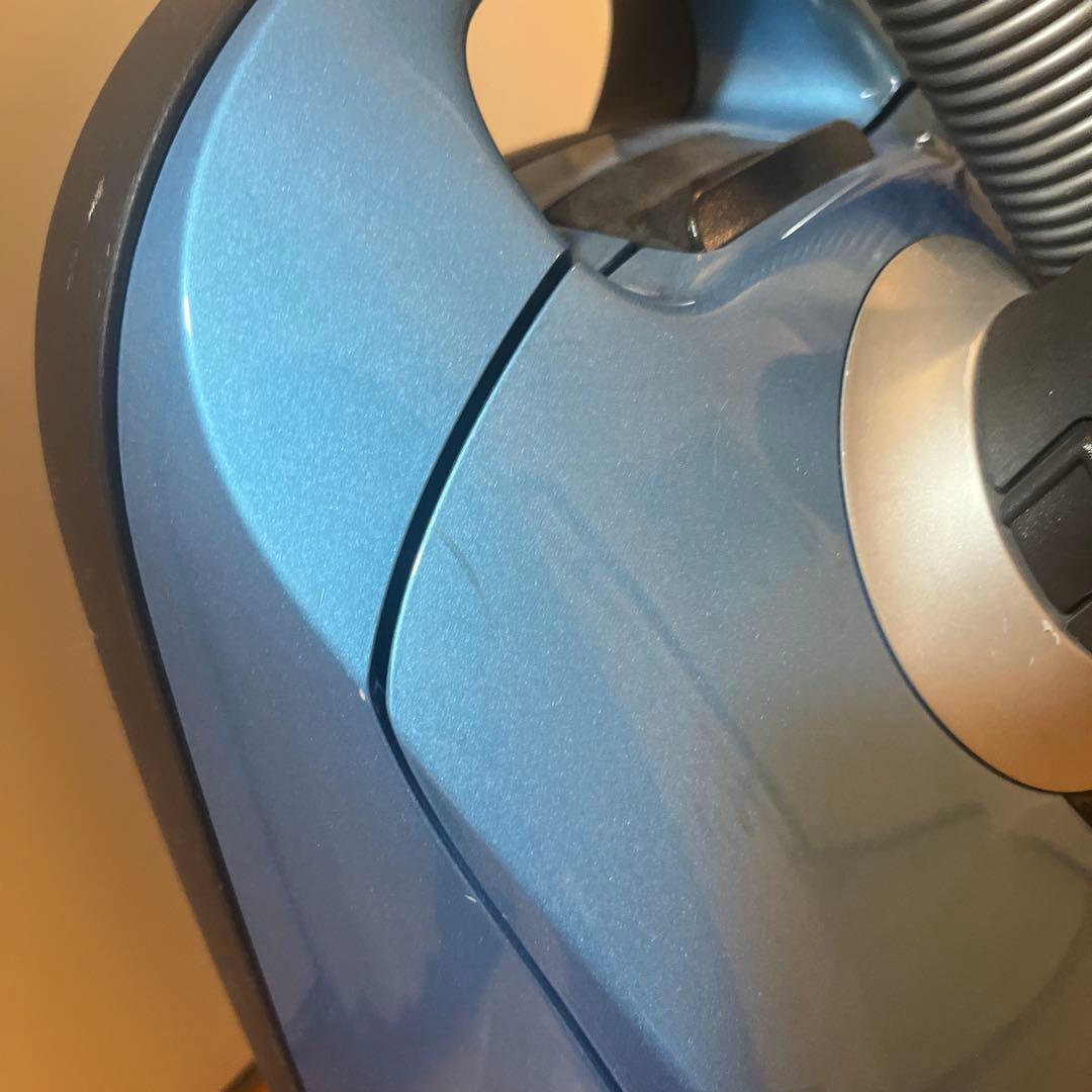 ミーレ　Miele ブルーラグーンキャニスター掃除機 HEPAフィルター搭載