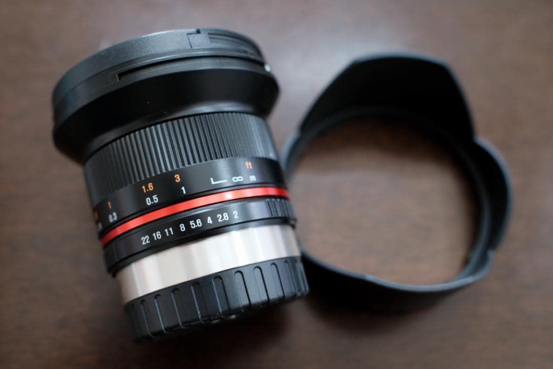 【新品同様】SAMYANG 12mm F2.0 NCS CS X-Mount 黒