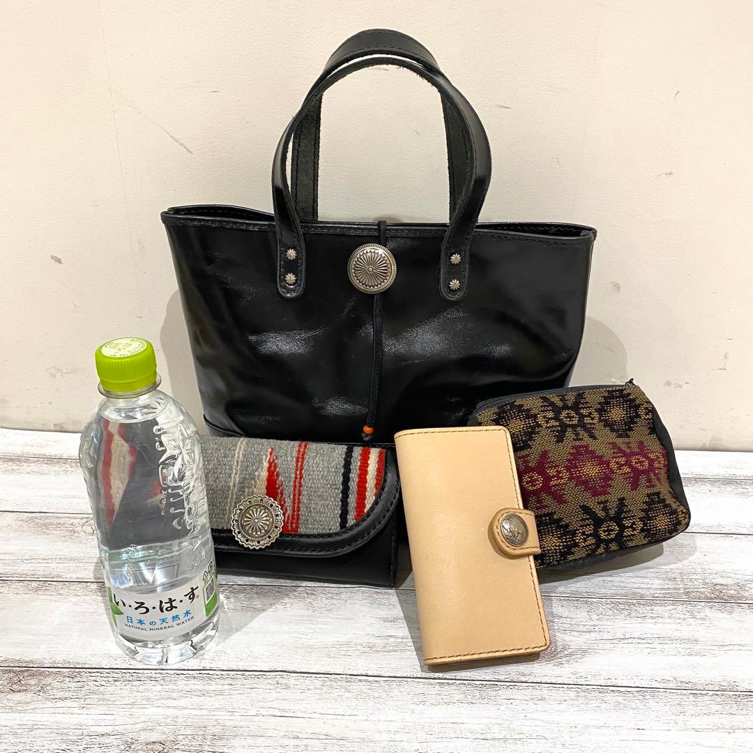 ‼️新春SALE‼️オールレザートートバッグ　ナバホコンチョ 革紐　黒　ブラック