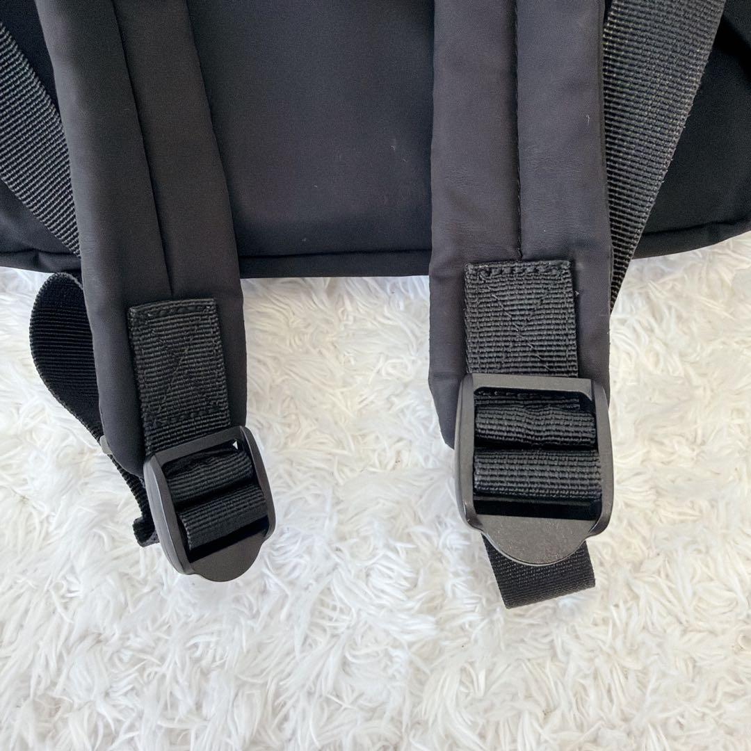 【良品】emmi eco 撥水ギャザーボディーバックパック　黒