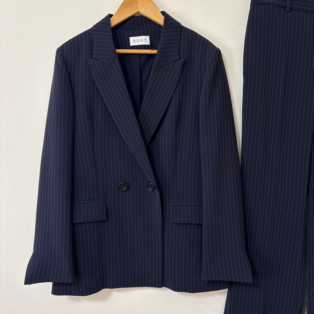 PLST トリアセブレンド　パンツスーツ　ネイビー
