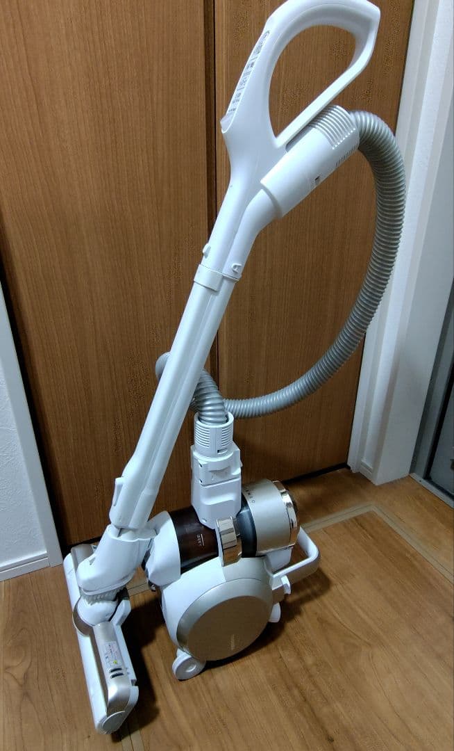 東芝 サイクロン掃除機 トルネオV VC-SG910X（2020年製）