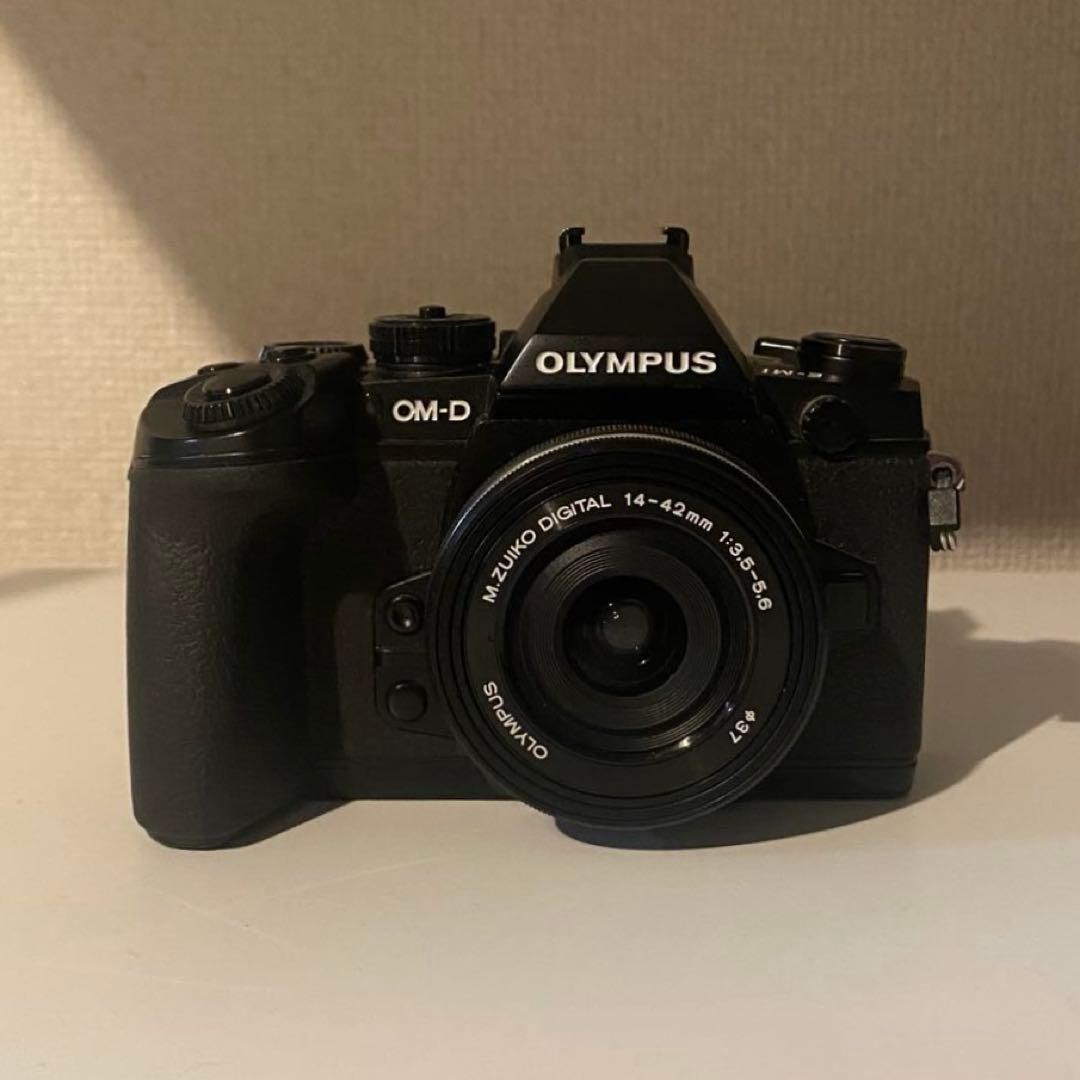 OLYMPUS OM-D E-M1 初代 【ボディ動作品】 ※レンズ要確認