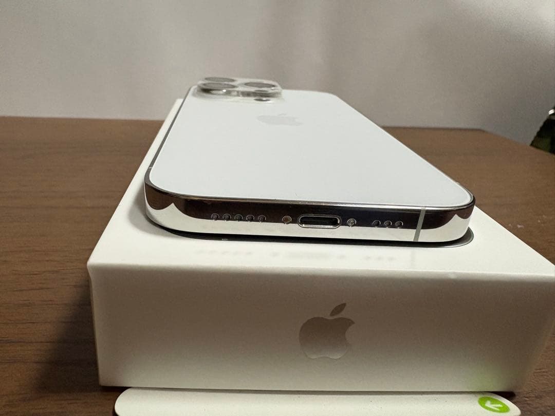 Apple iPhone 14 Pro シルバー 本体　simフリー