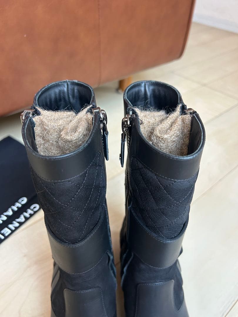 Chanel ブラック レザー ブーツ 38,5