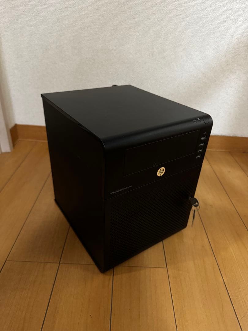 サーバー HP MicroServer N36L + Remote Access Card