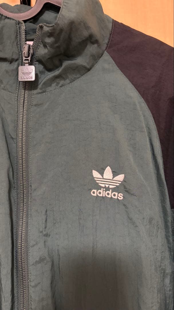 18時まで限定【美品】アディダス Rekiveトラック ナイロンジャケット M