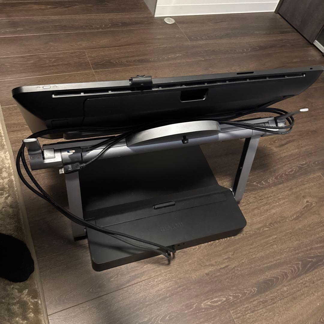 WacomCintiqPro 24 ペン&タッチモデル Ergo Stanad付