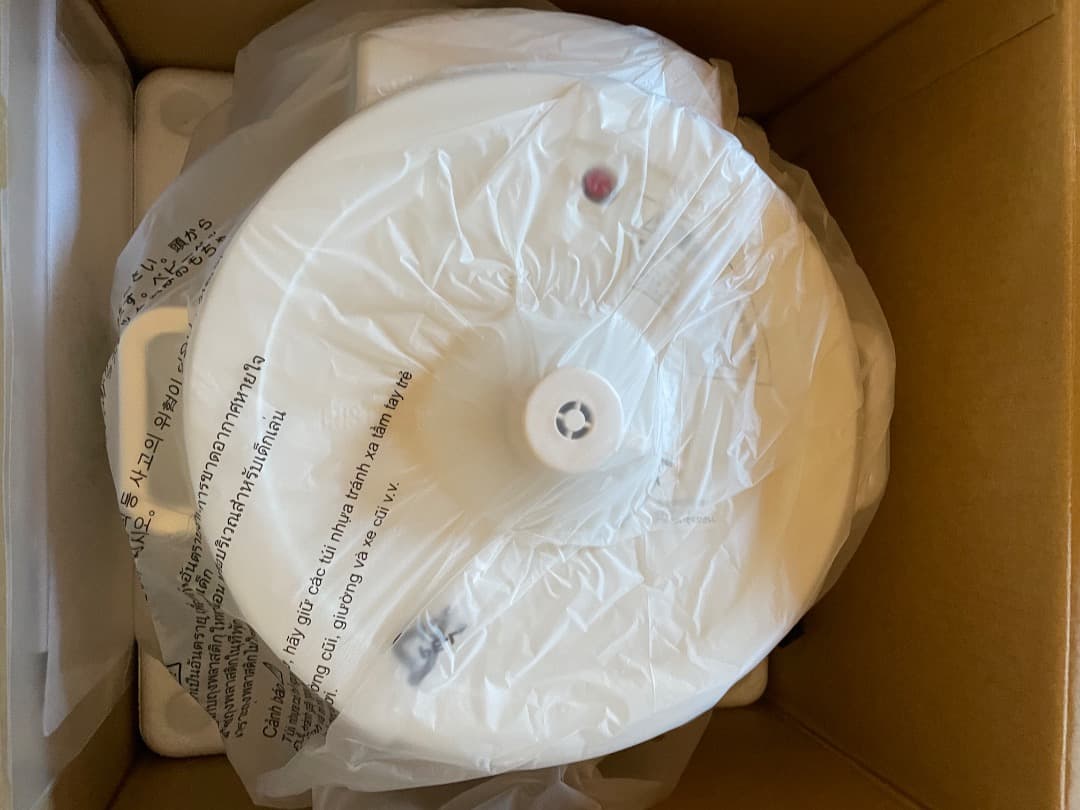 【未使用】アイリスオーヤマ電気圧力鍋　４L PC-MA4-W