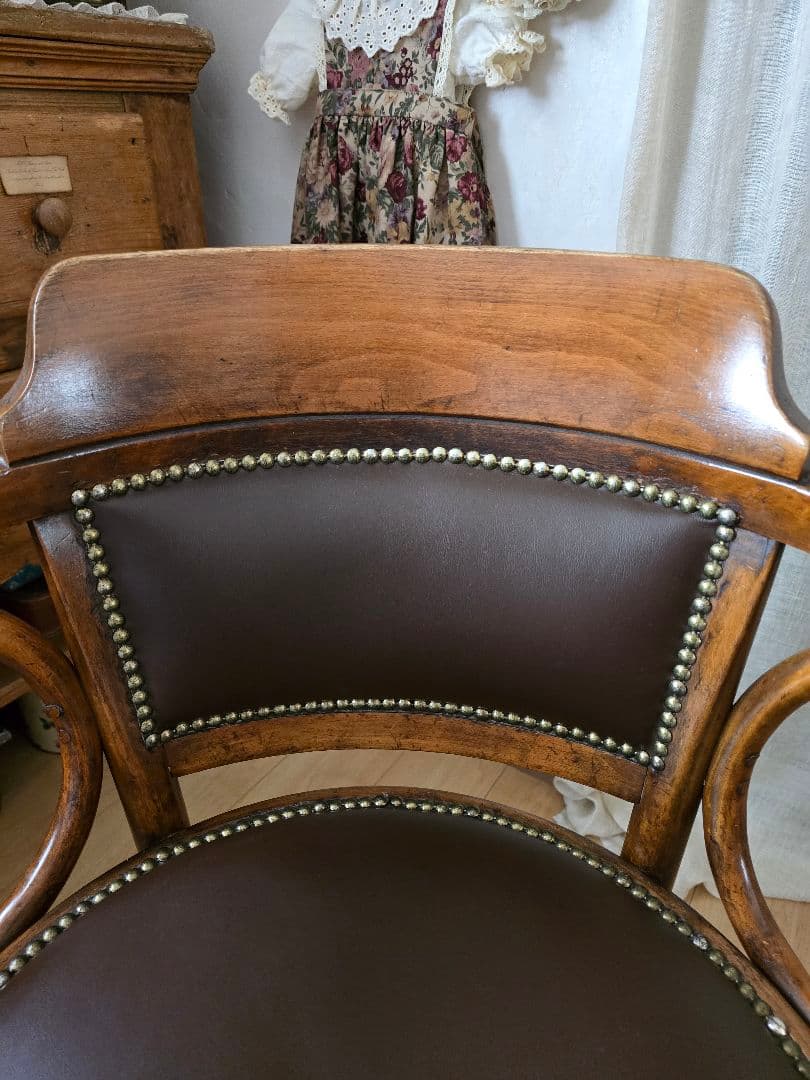 イギリスアンティーク　アームチェア　ベントウッドチェア