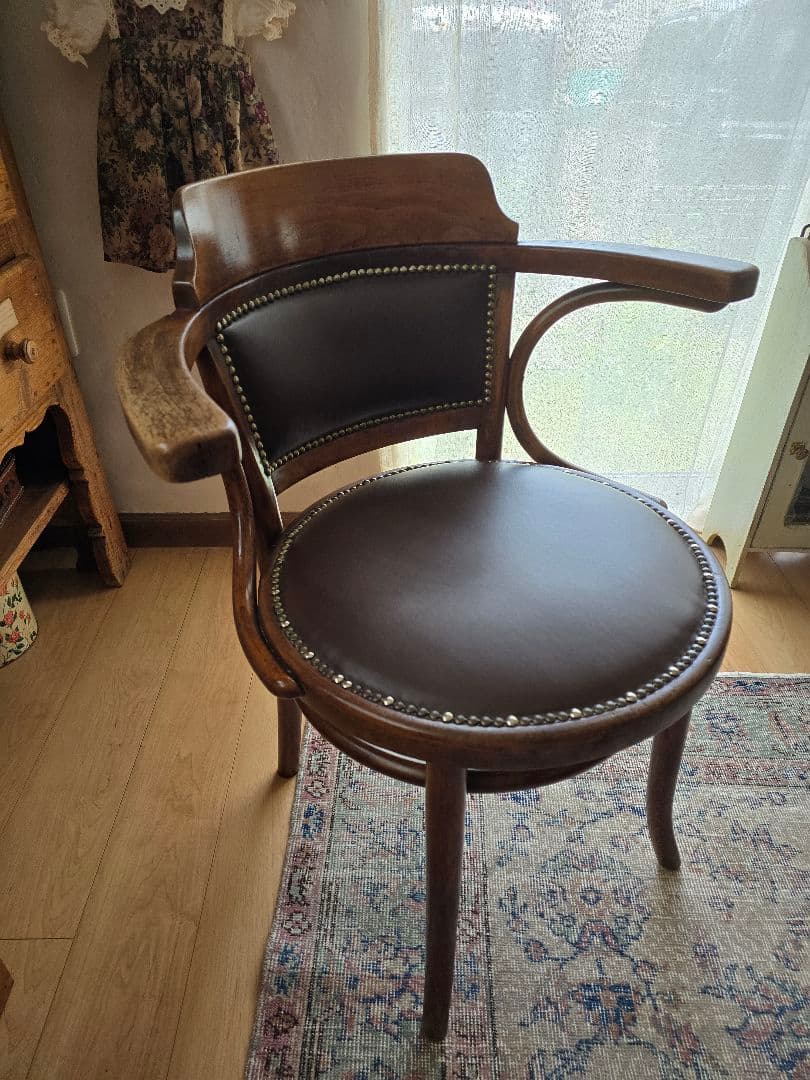 イギリスアンティーク　アームチェア　ベントウッドチェア