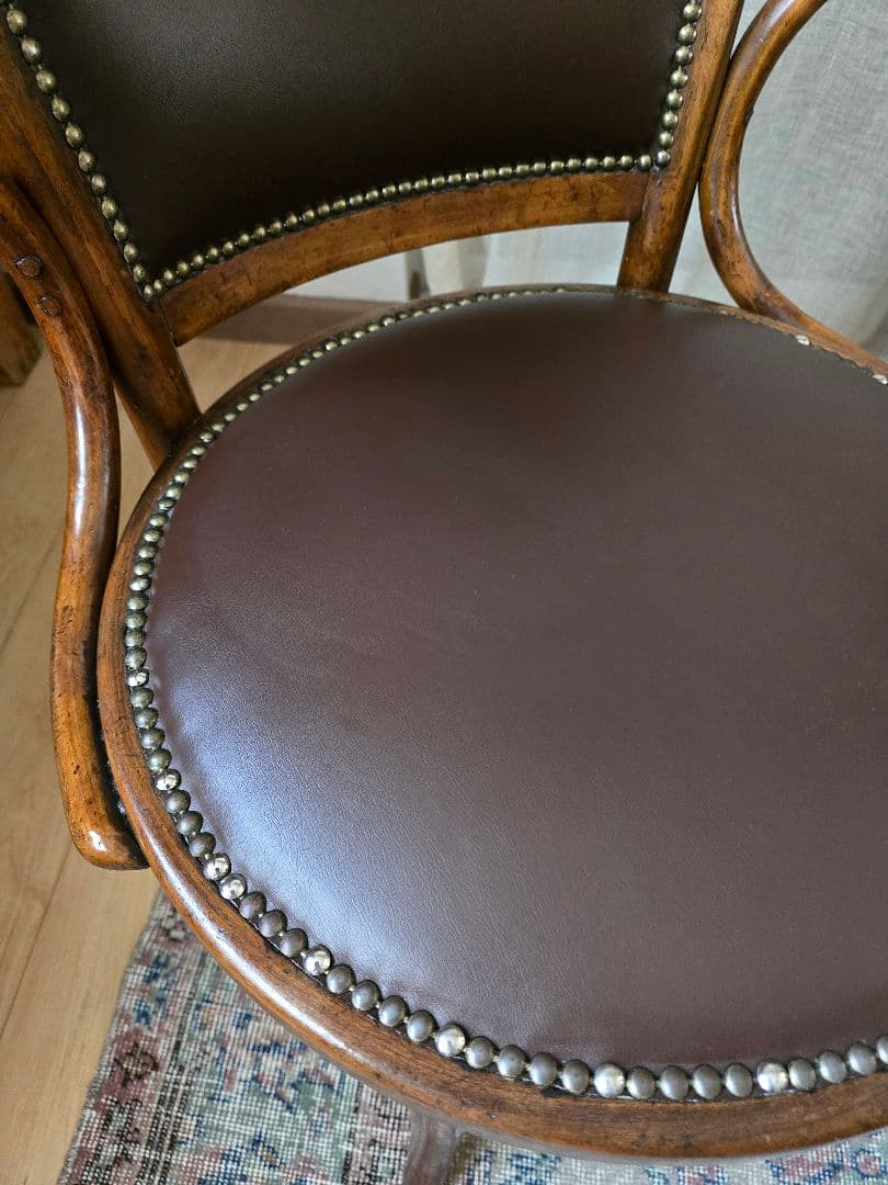 イギリスアンティーク　アームチェア　ベントウッドチェア