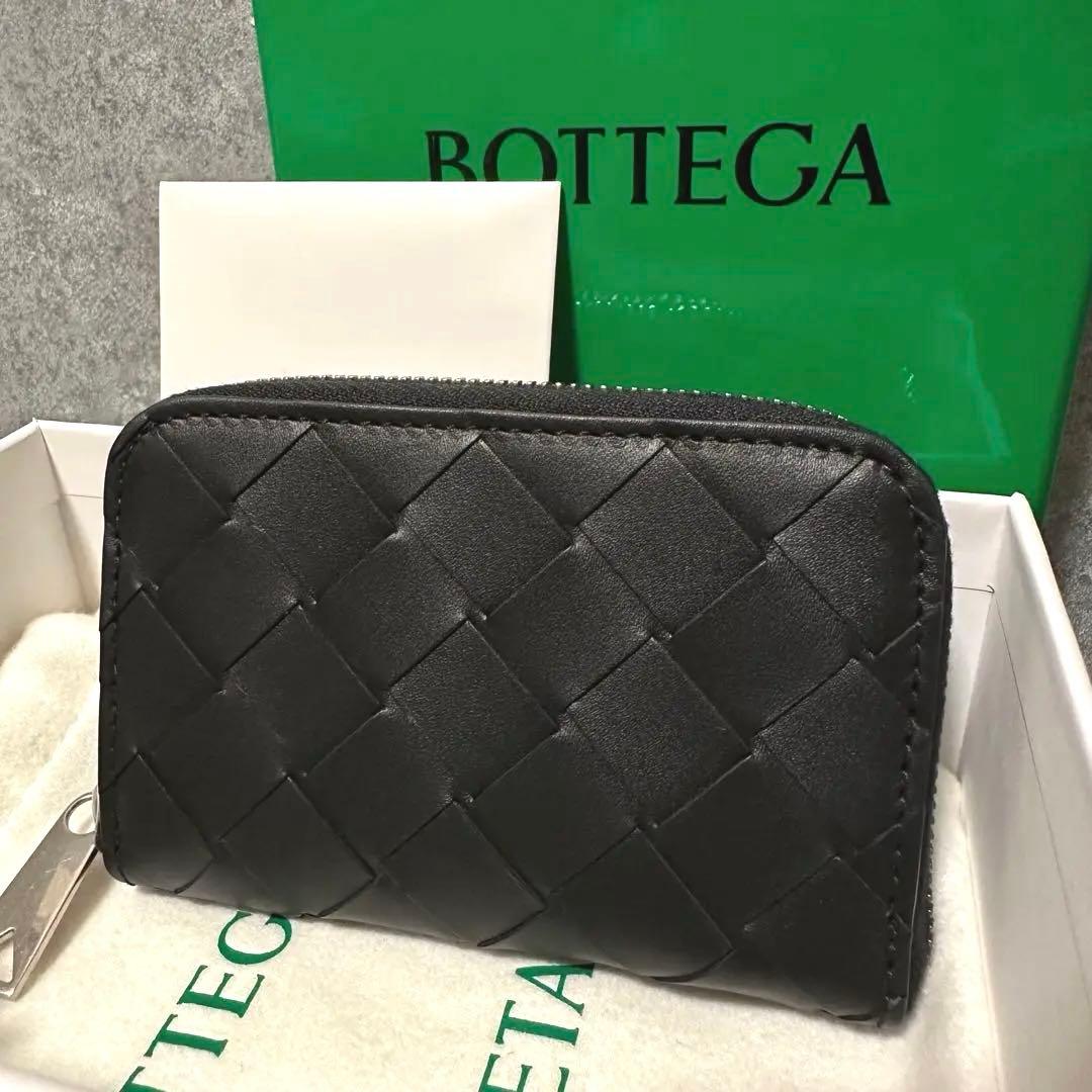 こつこ　BOTTEGA VENETA ミニ財布　ラウンドジップ　イントレ