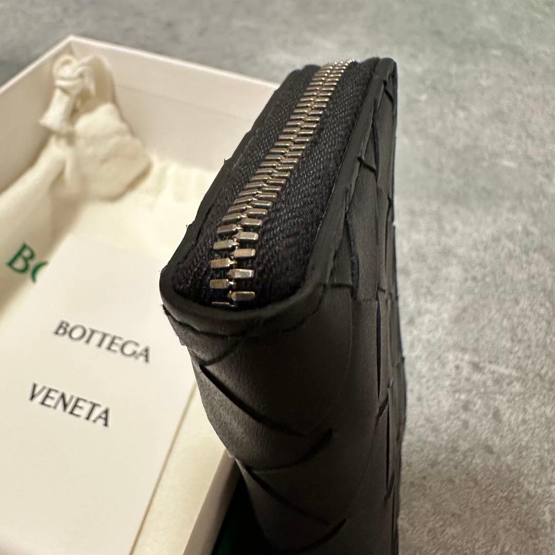 こつこ　BOTTEGA VENETA ミニ財布　ラウンドジップ　イントレ