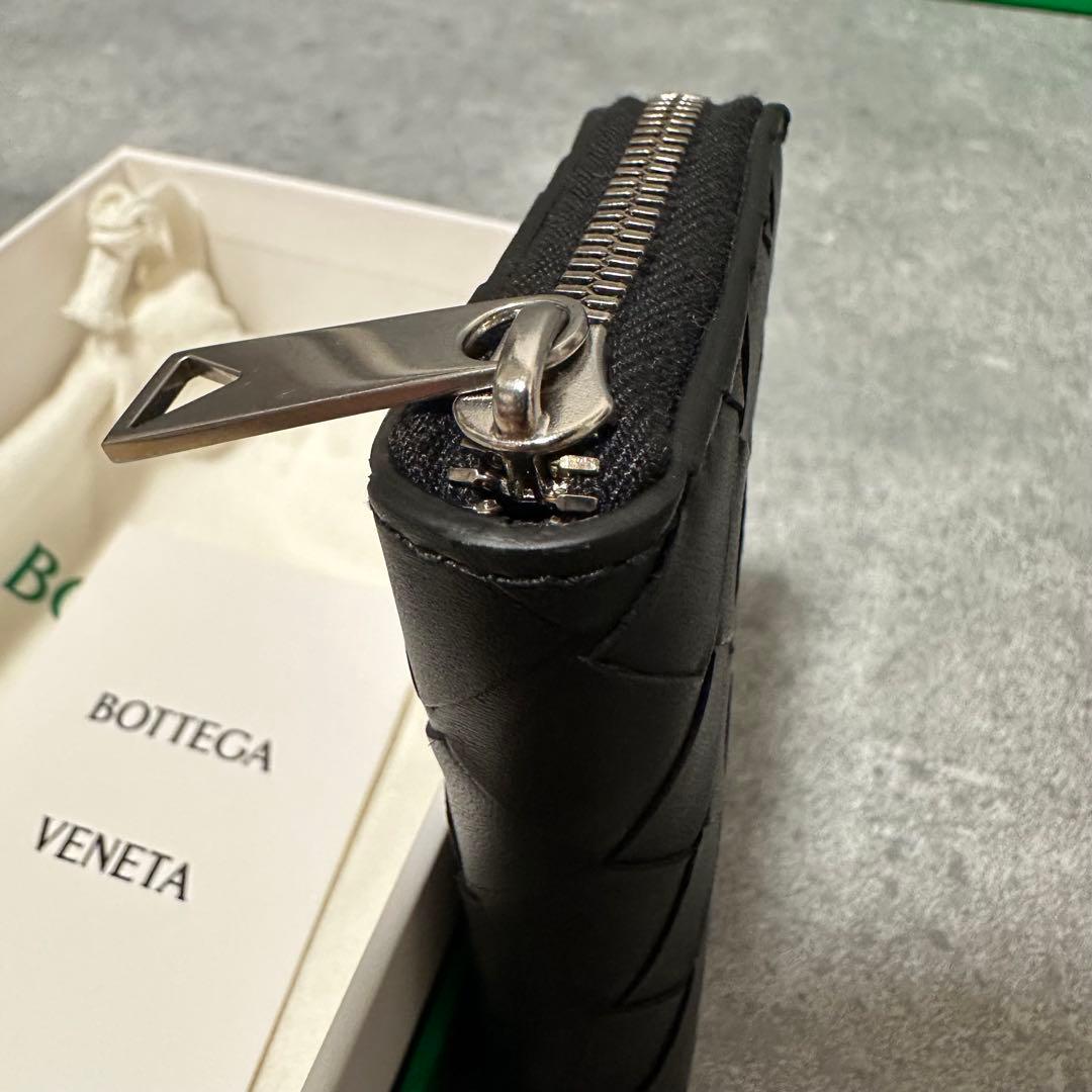 こつこ　BOTTEGA VENETA ミニ財布　ラウンドジップ　イントレ