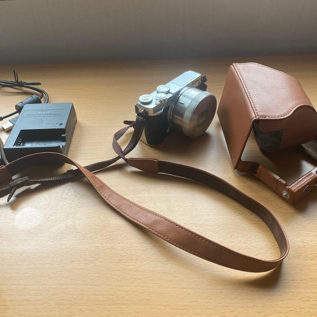 Nikon1 Ｊ5 カメラ　カバー付き　美品