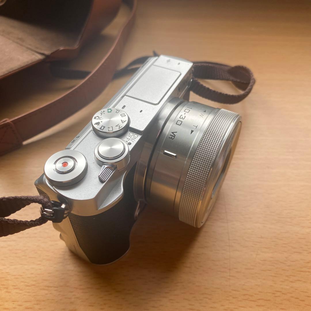 Nikon1 Ｊ5 カメラ　カバー付き　美品