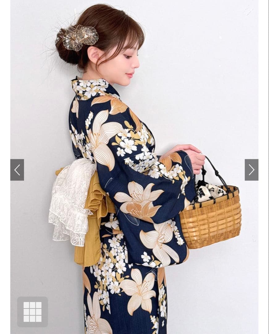 【美品】百合 花柄 浴衣