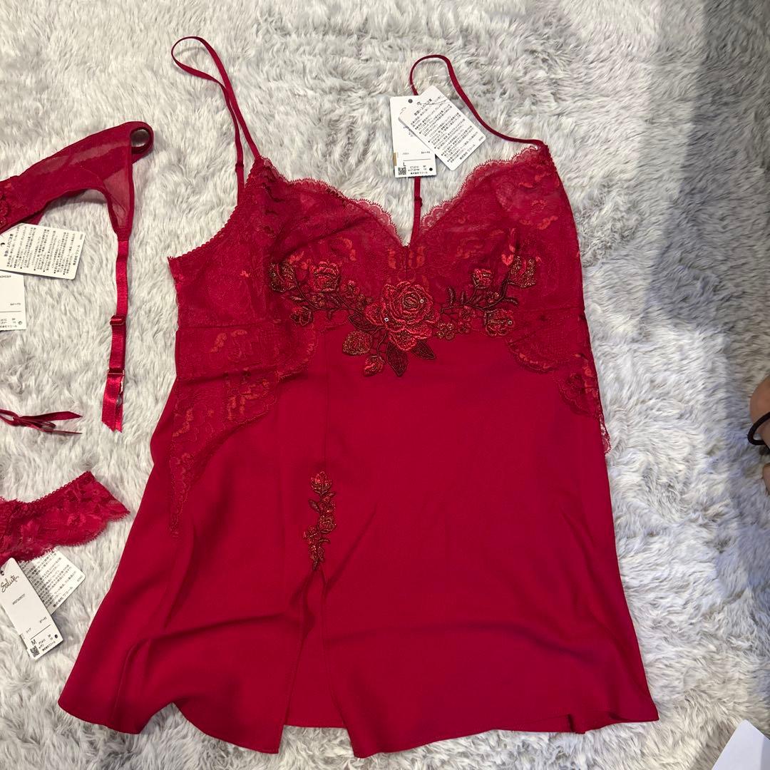 サルート　赤レースキャミソール Tバック　ガーターベルト3点セット