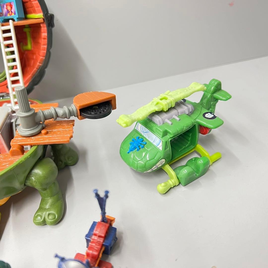 ミュータントタートルズ ミニタートルマシン　レオナルドベース