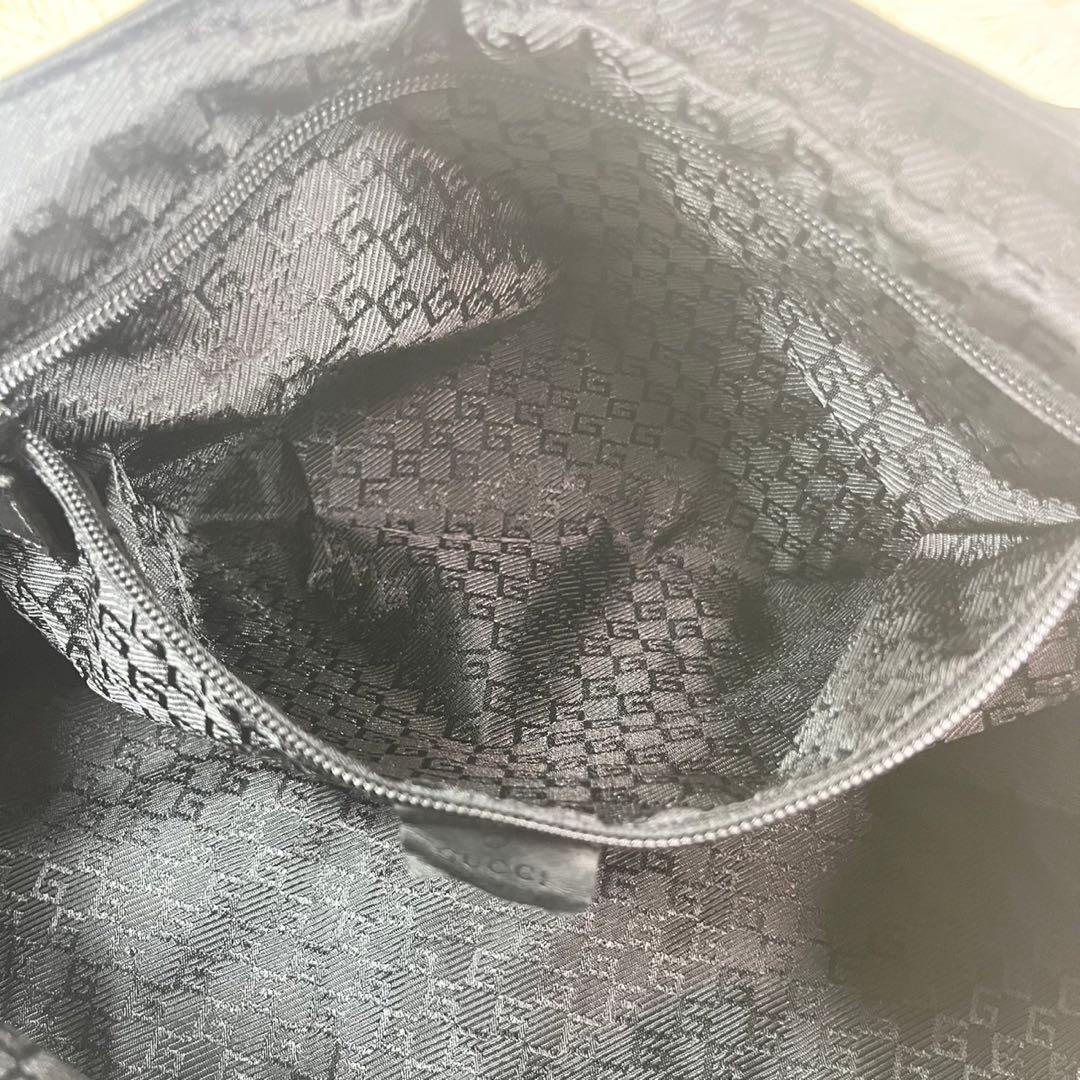 GUCCI グッチ ショルダーバッグ 斜め掛け