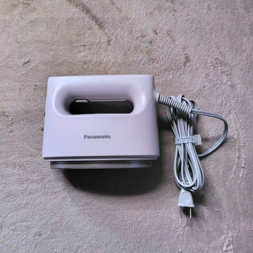 Panasonic　衣類スチーマー　アイロン　NI-FS60A-P　2024年製