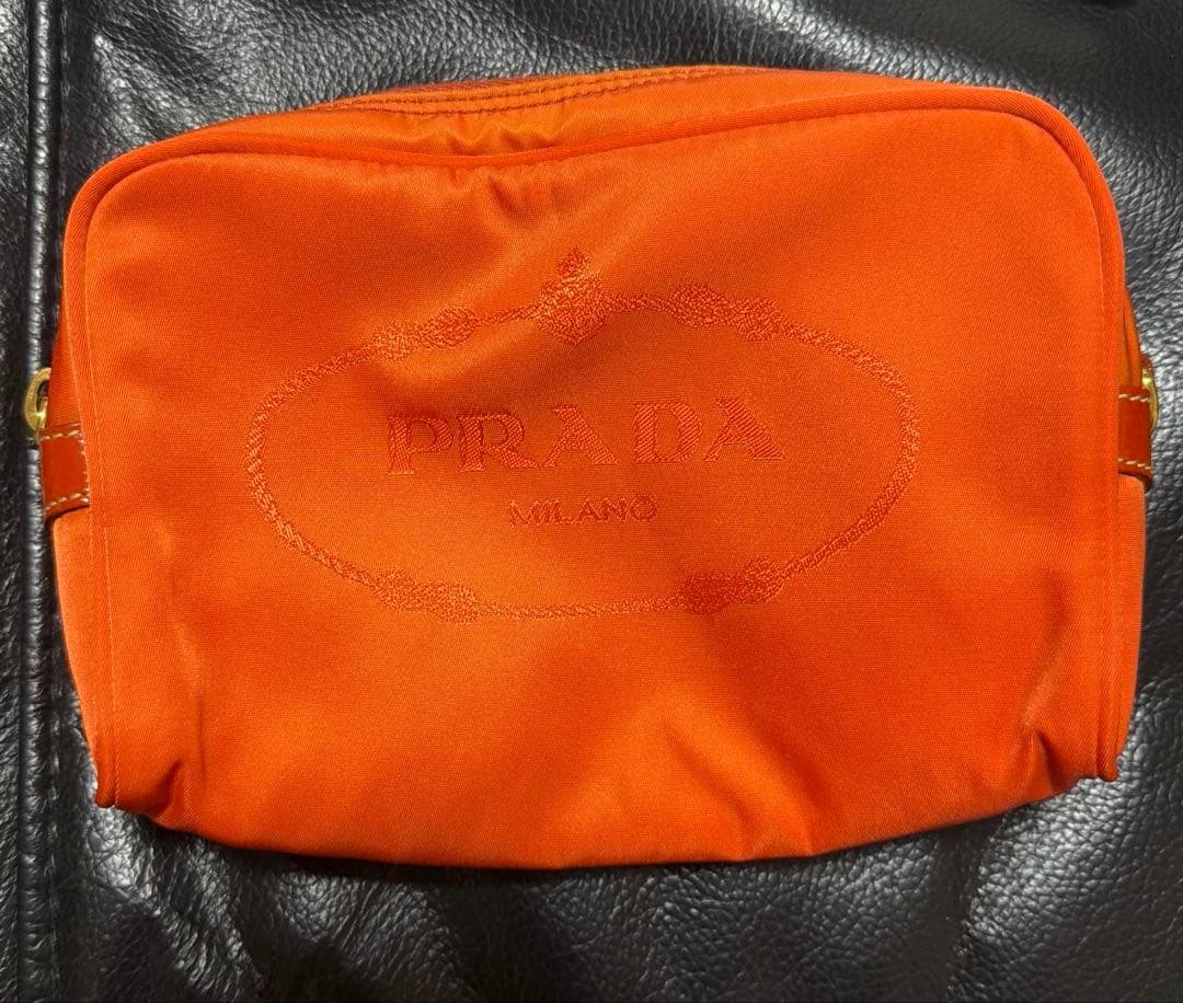 PRADA オレンジ ナイロン ポーチ
