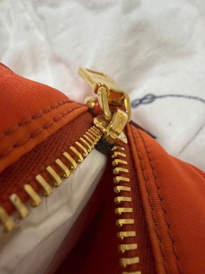 PRADA オレンジ ナイロン ポーチ