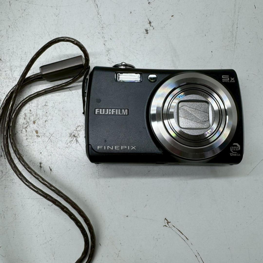 T◆　FUZIFILM　Finepix　ブラック　Ｆ100fd　デジタルカメラ