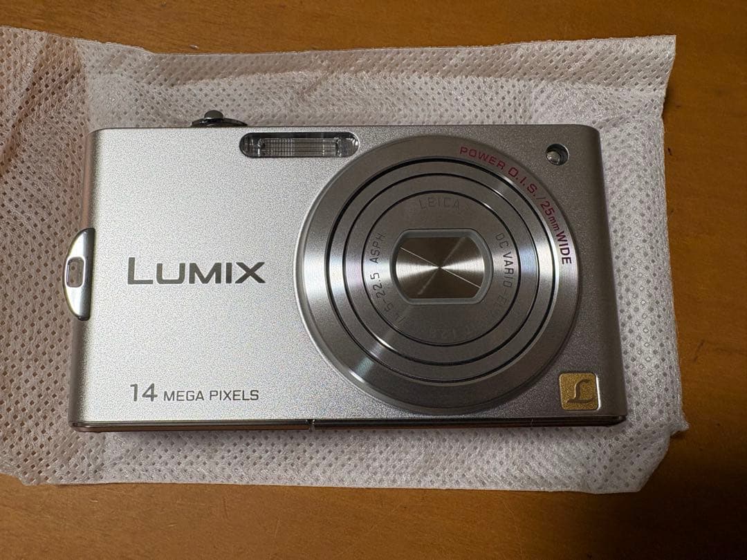 Panasonic LUMIX FX66 シルバー