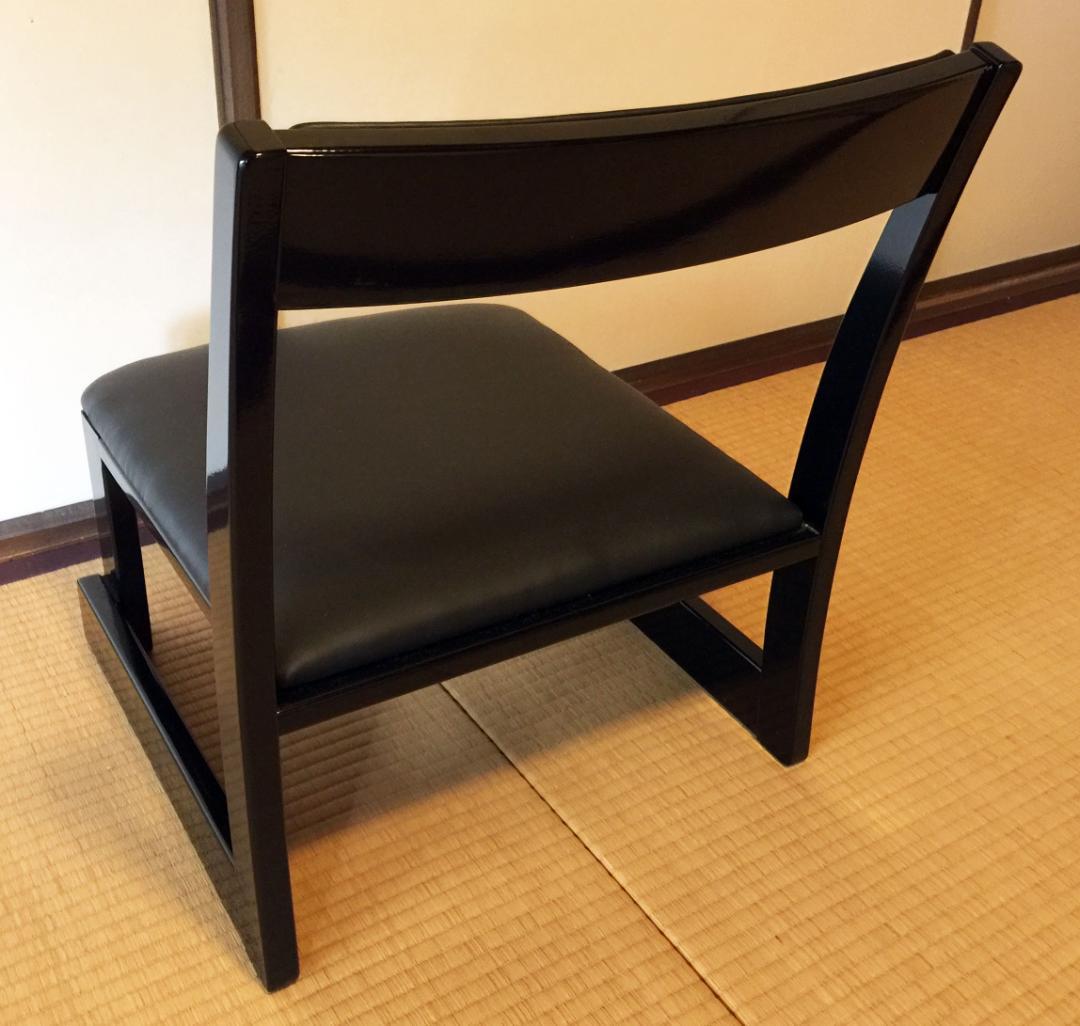 料亭で使用している足が楽な 座椅子２脚セット (美品）